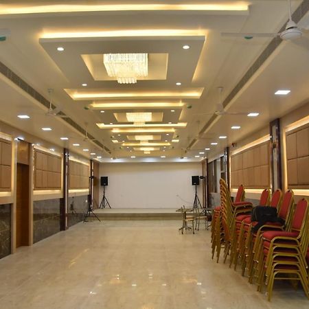 Le Arul Park Hotel Карайкал Екстериор снимка
