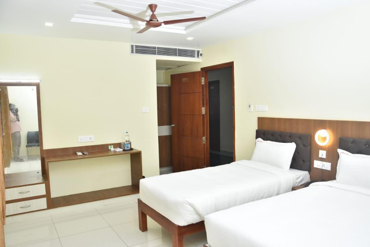 Le Arul Park Hotel Карайкал Екстериор снимка