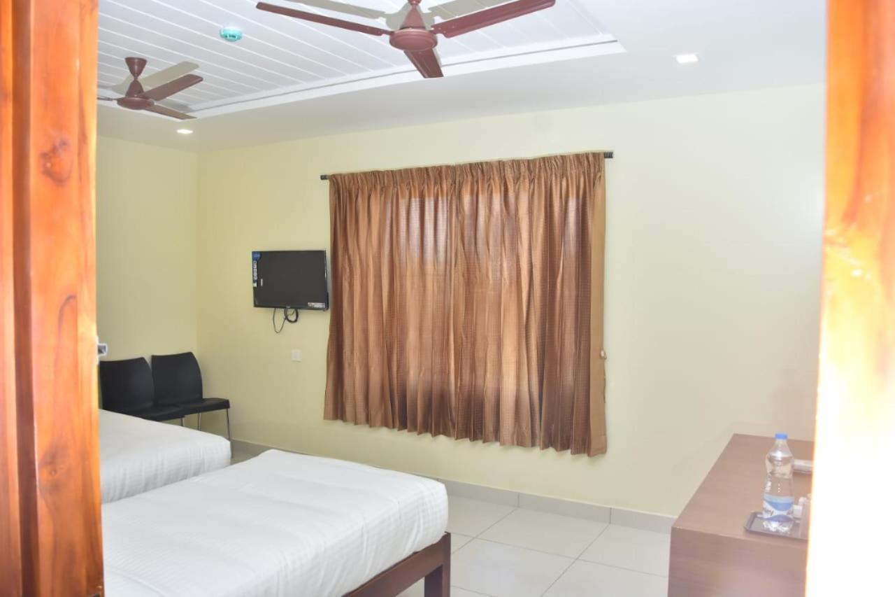 Le Arul Park Hotel Карайкал Екстериор снимка