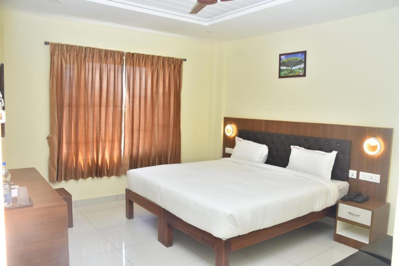 Le Arul Park Hotel Карайкал Екстериор снимка
