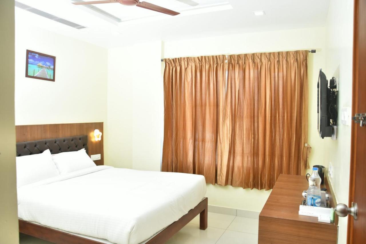 Le Arul Park Hotel Карайкал Екстериор снимка