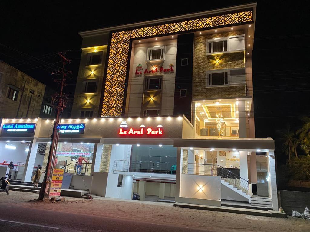 Le Arul Park Hotel Карайкал Екстериор снимка