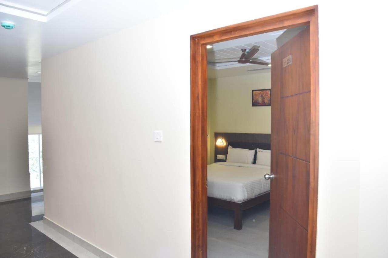 Le Arul Park Hotel Карайкал Екстериор снимка