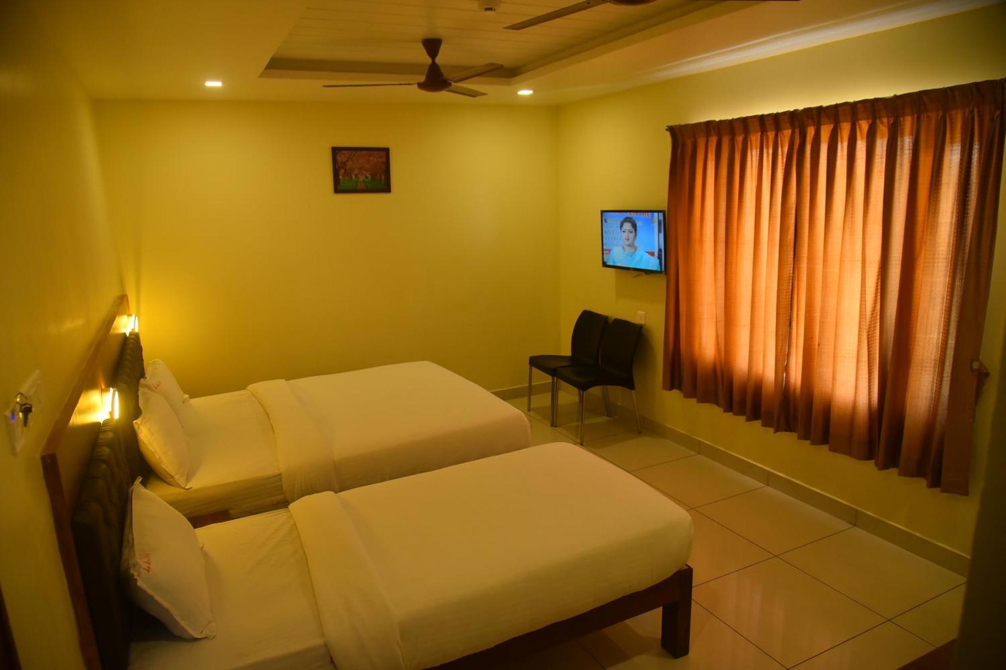 Le Arul Park Hotel Карайкал Стая снимка